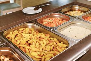Mittagsbuffet im Haus Maria Lindenberg