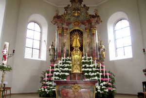 Quelle: Erzbischöfliches Seelsorgeamt Freiburg - Bildungshäuser und Familienferienstätten Wallfahrtskirche Innenansicht Haus Maria Lindenberg